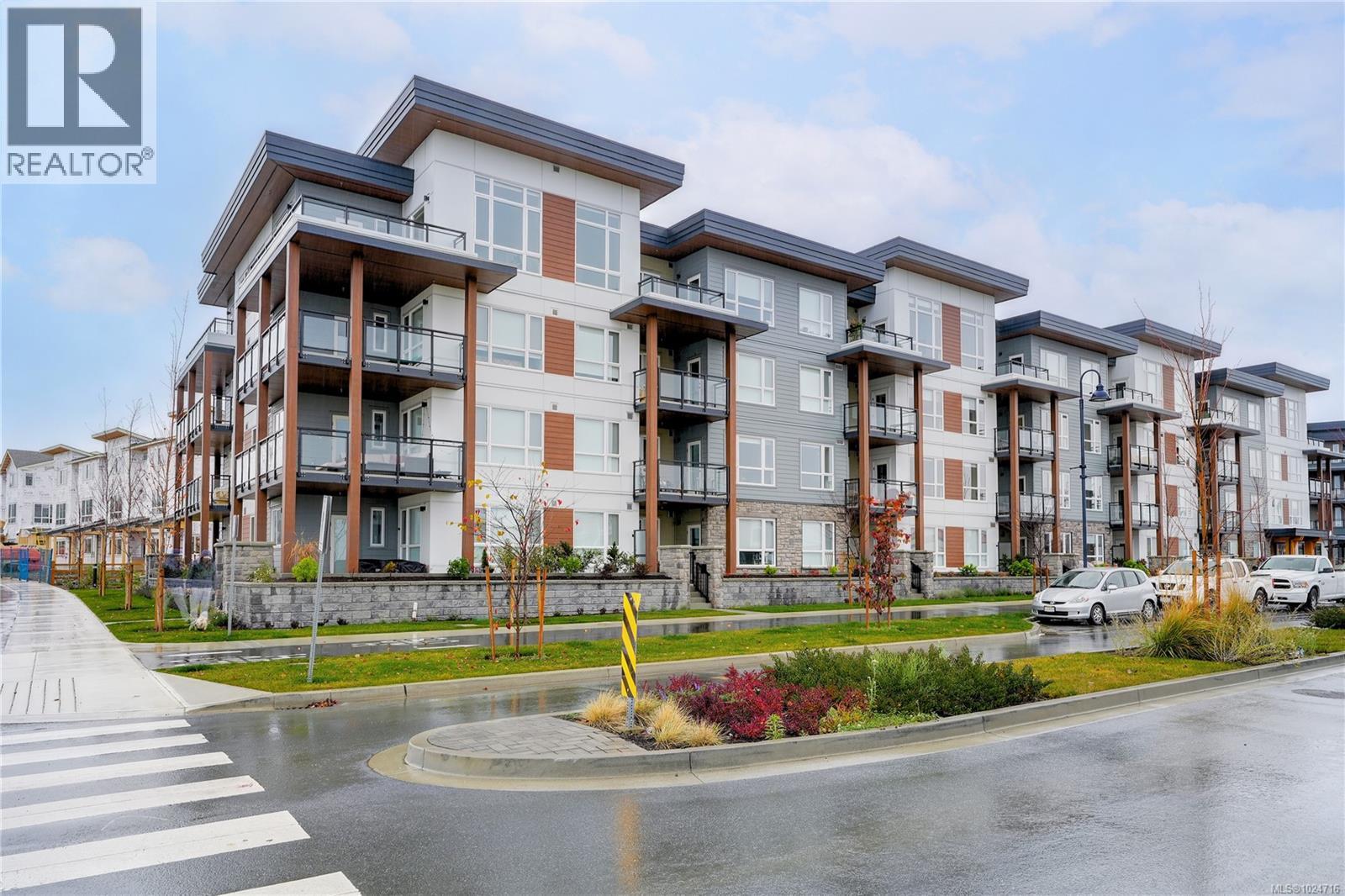 413 3564b Ryder Hesjedal Way, Colwood, British Columbia  V9C 3A1 - Photo 1 - 1024716