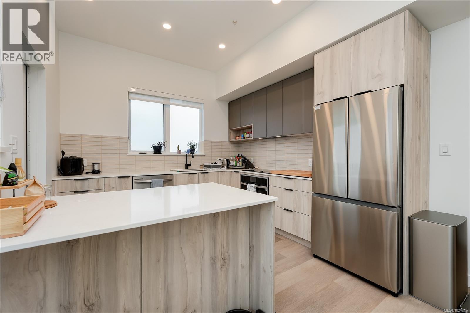 413 3564b Ryder Hesjedal Way, Colwood, British Columbia  V9C 3A1 - Photo 5 - 1024716