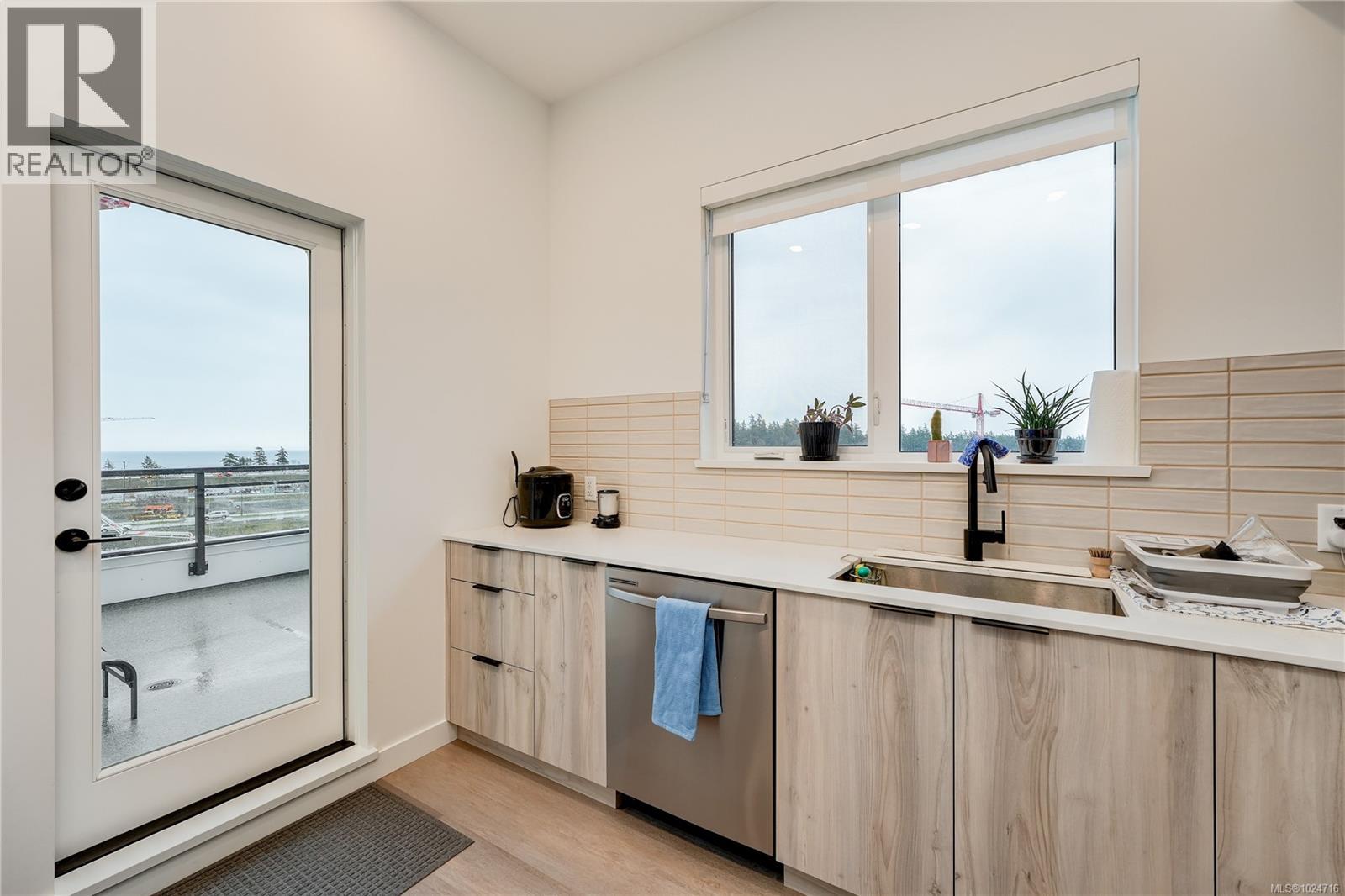 413 3564b Ryder Hesjedal Way, Colwood, British Columbia  V9C 3A1 - Photo 8 - 1024716