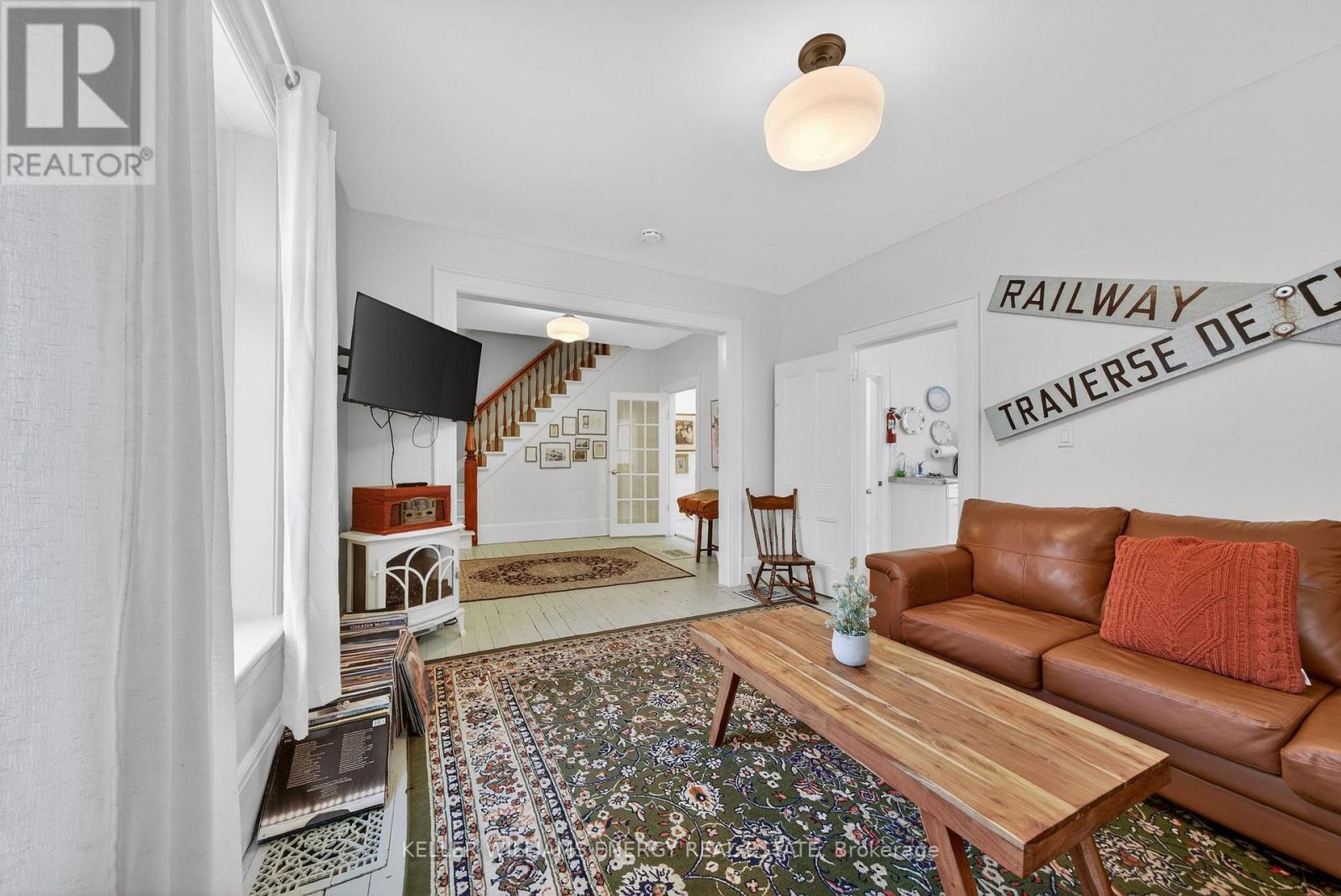 1 Lake Street, Prince Edward County (Picton Ward), Ontario K0K 2T0 - Photo 12 - X12744192