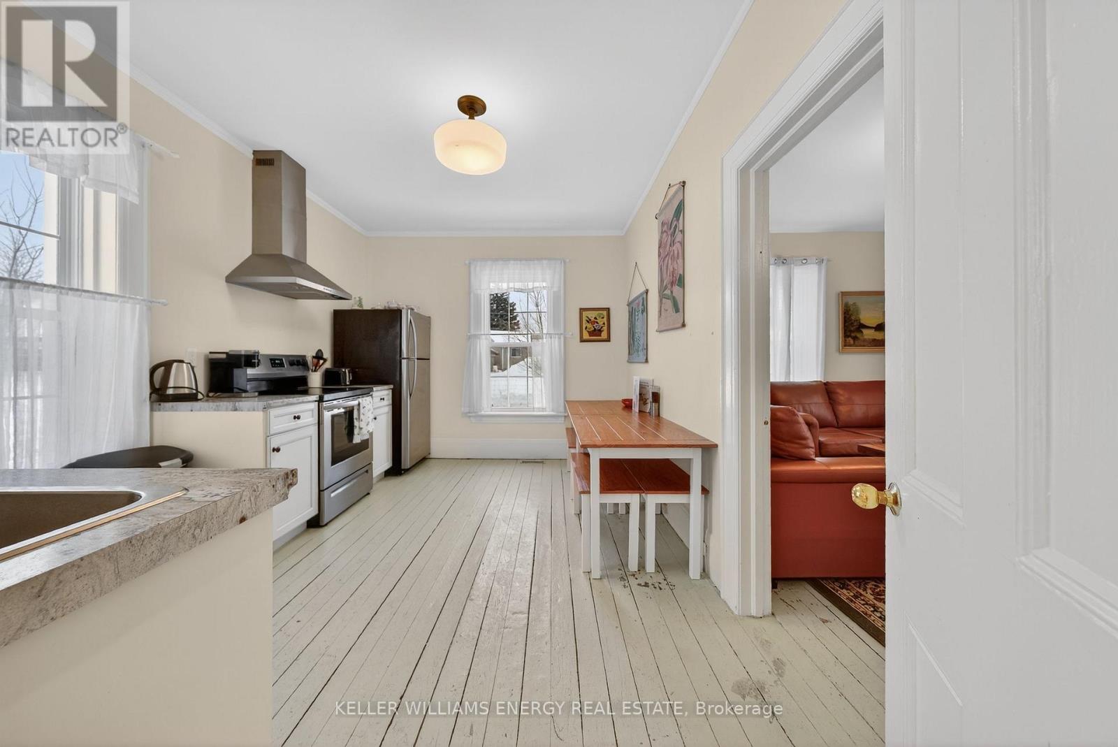 1 Lake Street, Prince Edward County (Picton Ward), Ontario K0K 2T0 - Photo 2 - X12744192