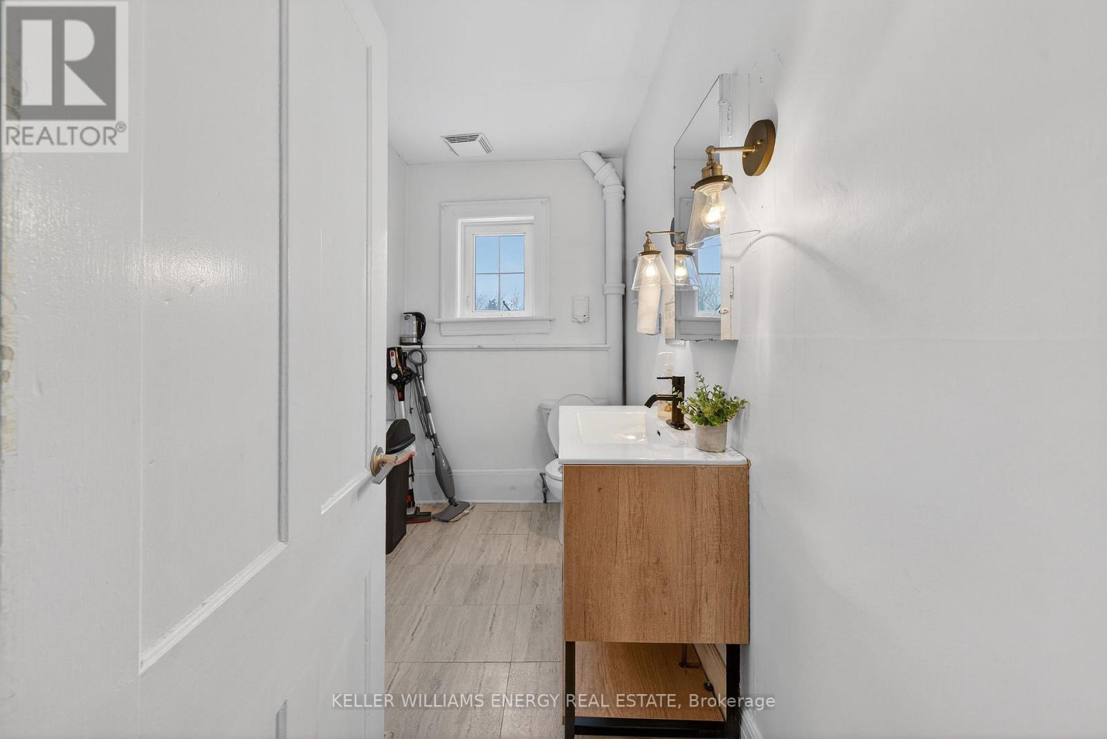 1 Lake Street, Prince Edward County (Picton Ward), Ontario K0K 2T0 - Photo 37 - X12744192