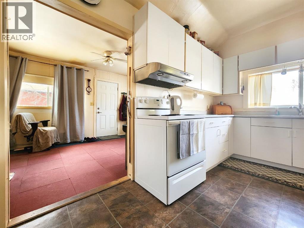 5213 2nd Street West, Claresholm, Alberta  T0L 0T0 - Photo 14 - A2277205