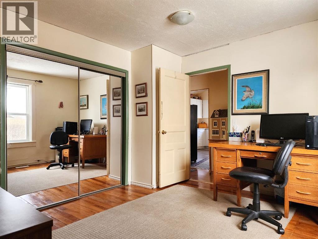 5213 2nd Street West, Claresholm, Alberta  T0L 0T0 - Photo 8 - A2277205