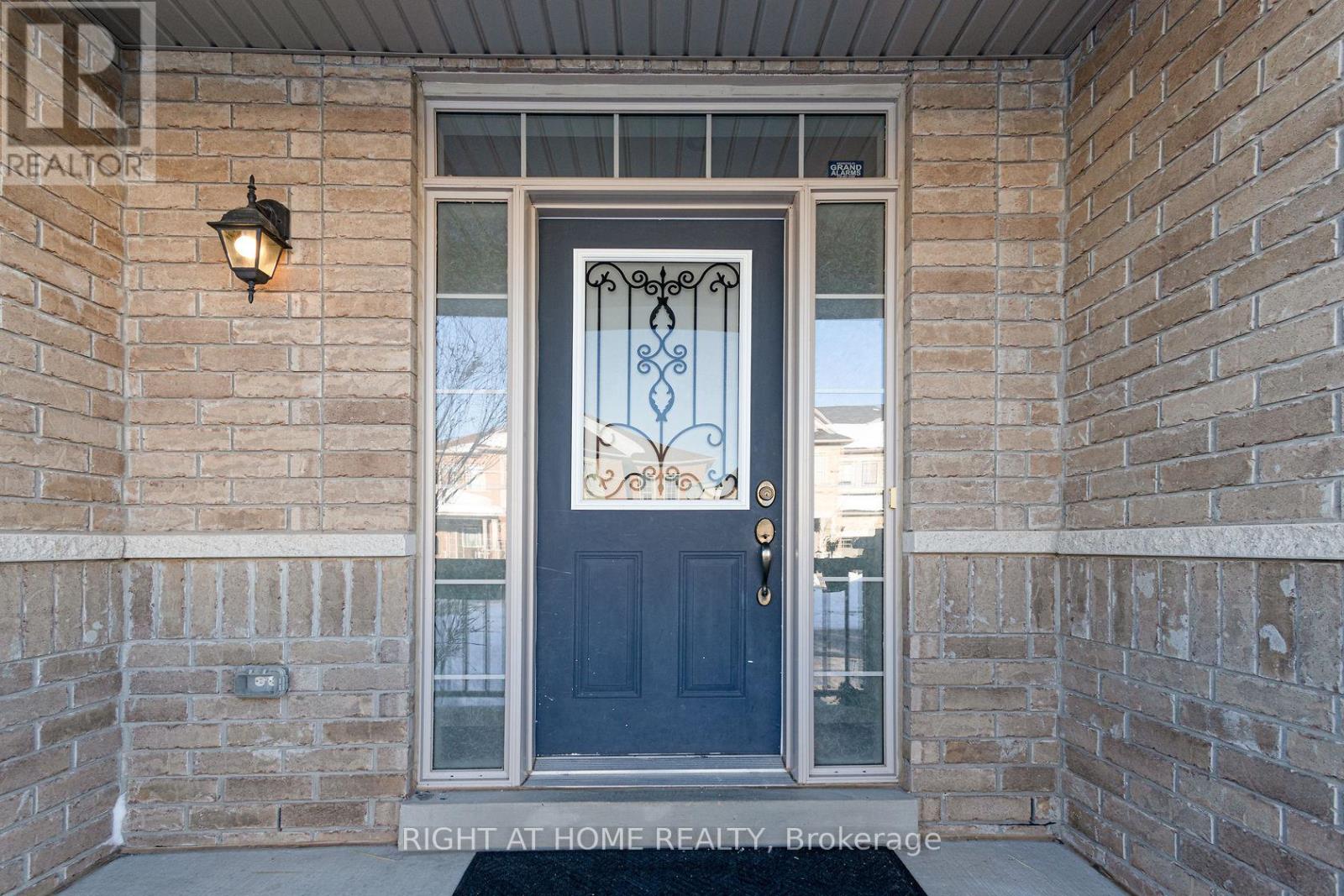 3062 Janice Drive, Oakville, Ontario  L6M 0S7 - Photo 3 - W12677362