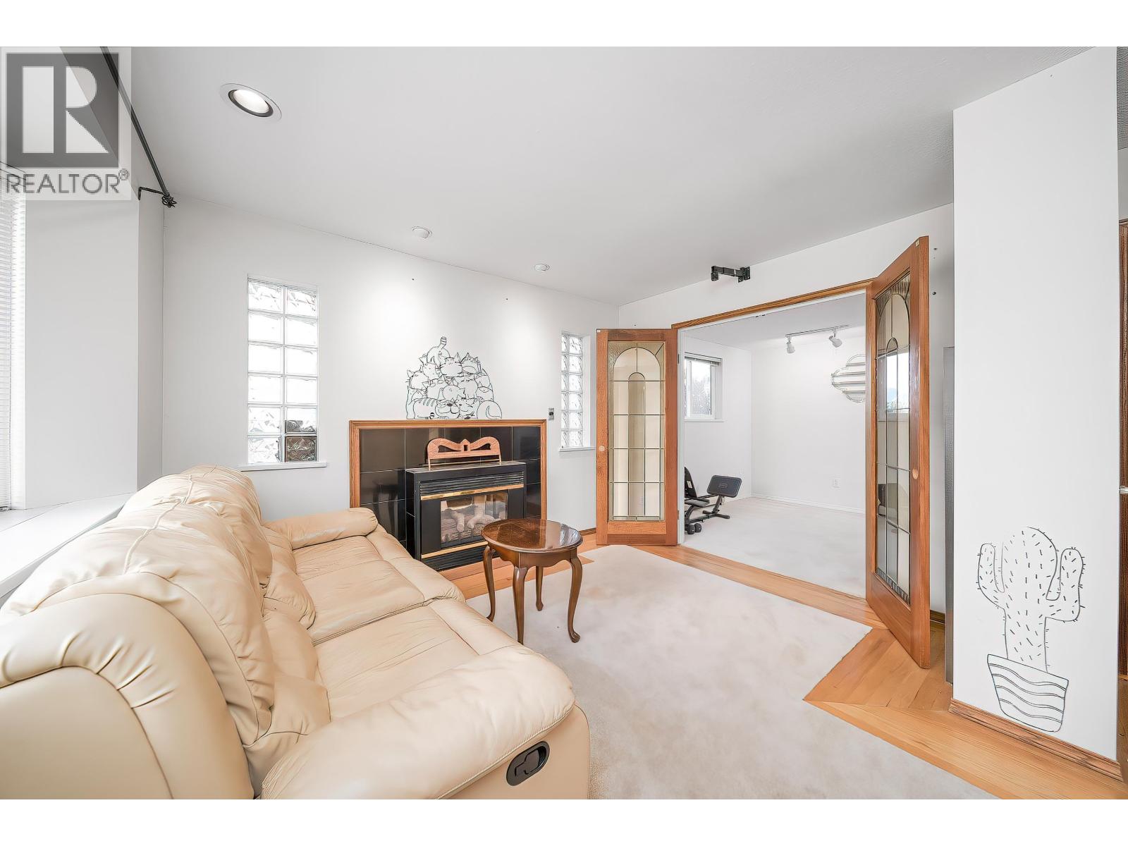 125 N Warwick Avenue, Burnaby, British Columbia  V5B 1K8 - Photo 12 - R3085017