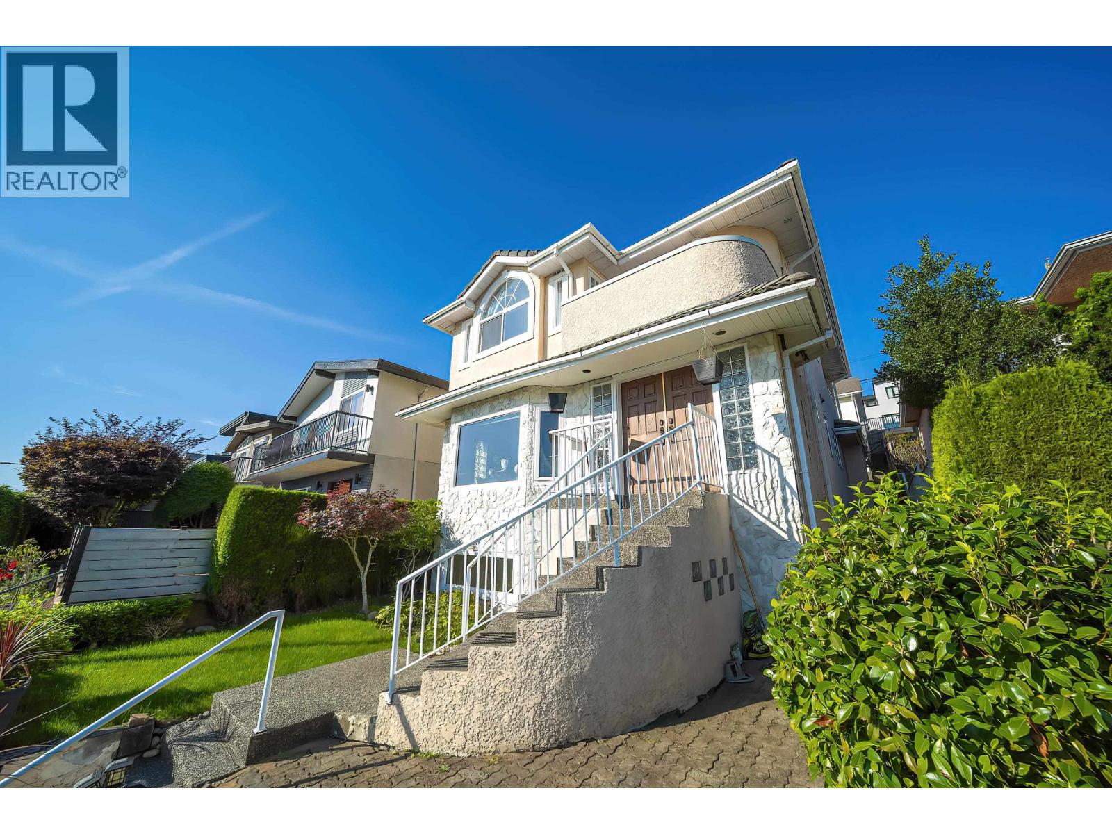 125 N Warwick Avenue, Burnaby, British Columbia  V5B 1K8 - Photo 3 - R3085017