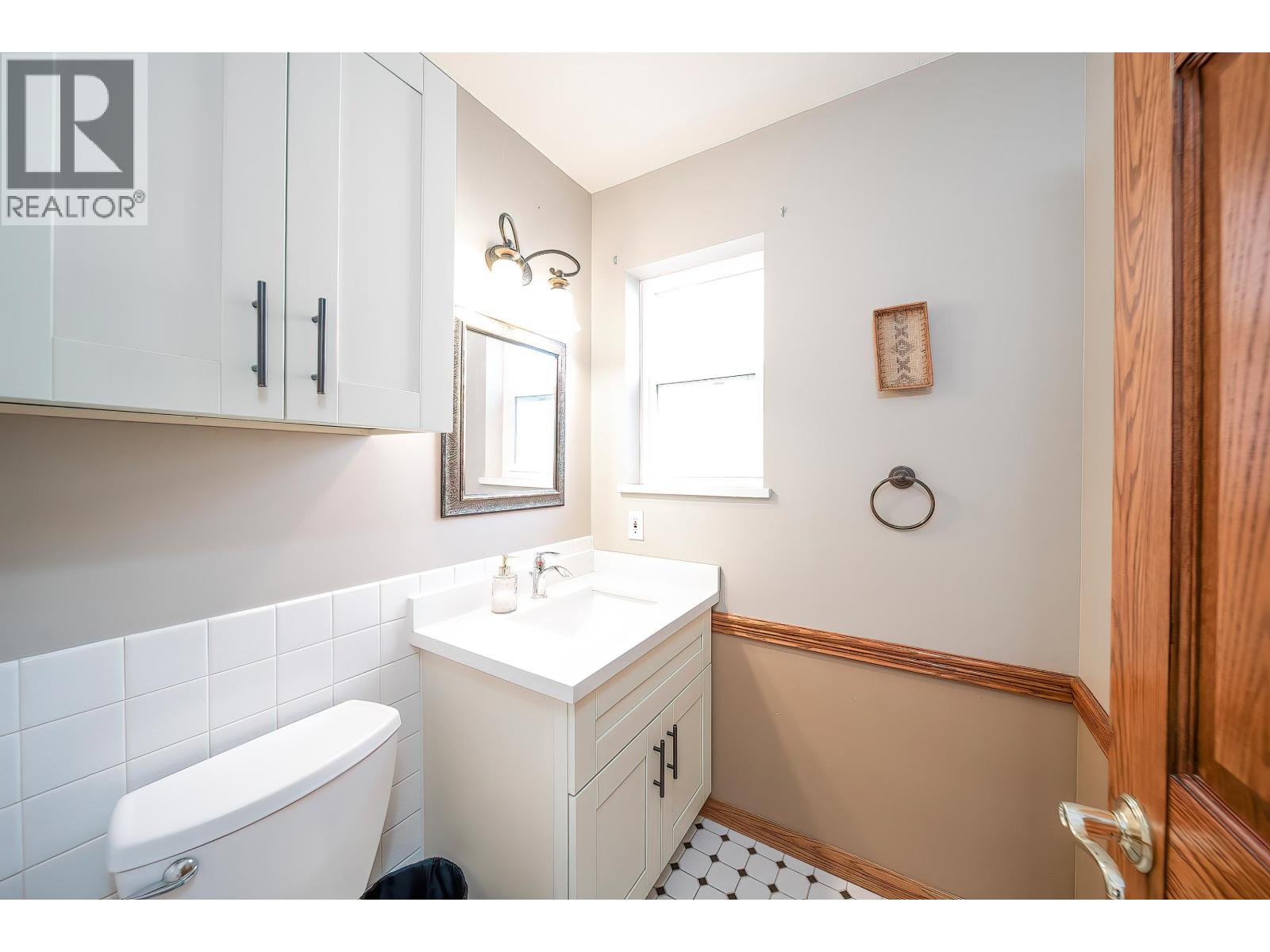 125 N Warwick Avenue, Burnaby, British Columbia  V5B 1K8 - Photo 15 - R3085017