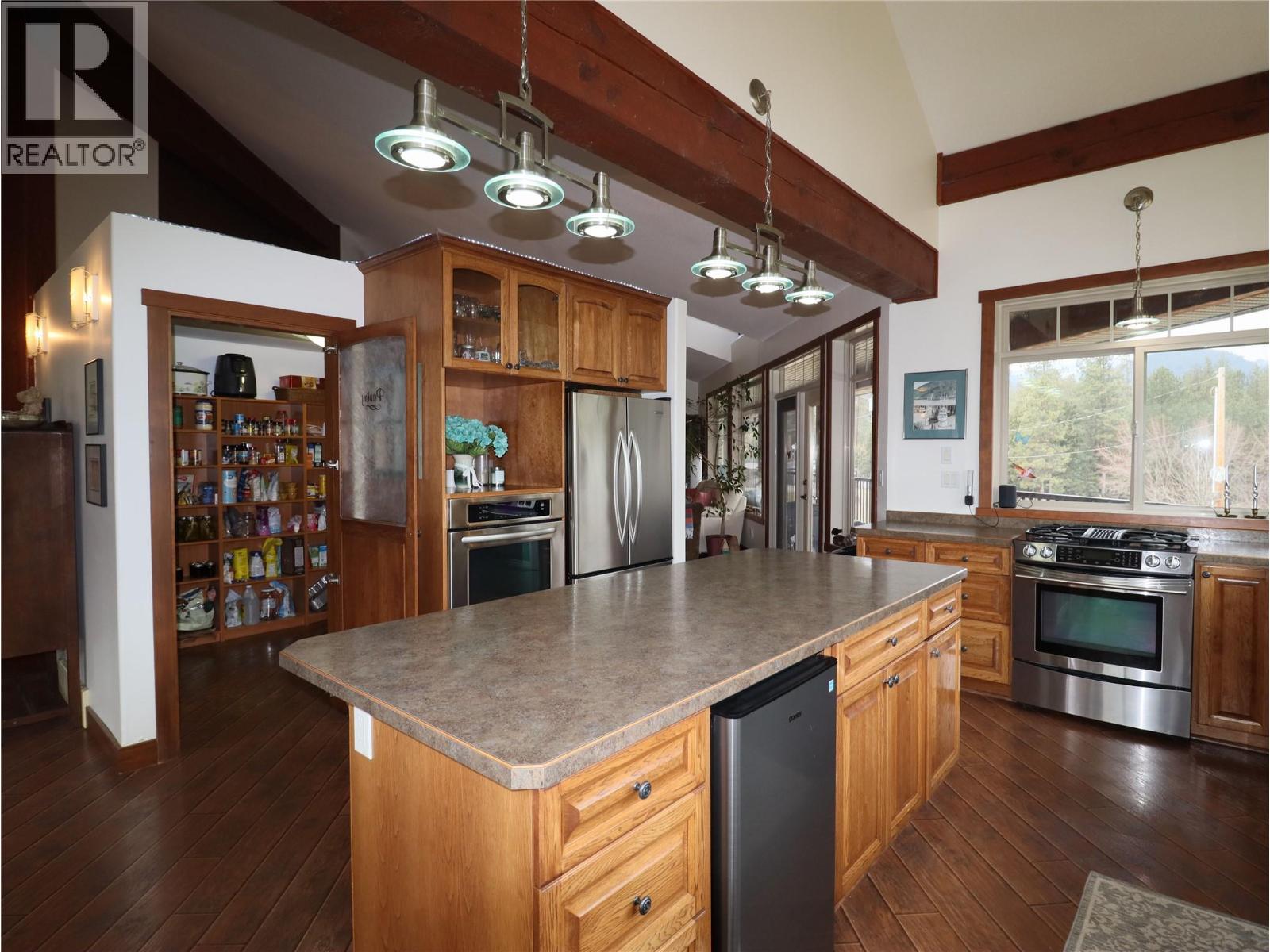 250 1st Avenue, Christina Lake, British Columbia  V0H 1E0 - Photo 12 - 10374373