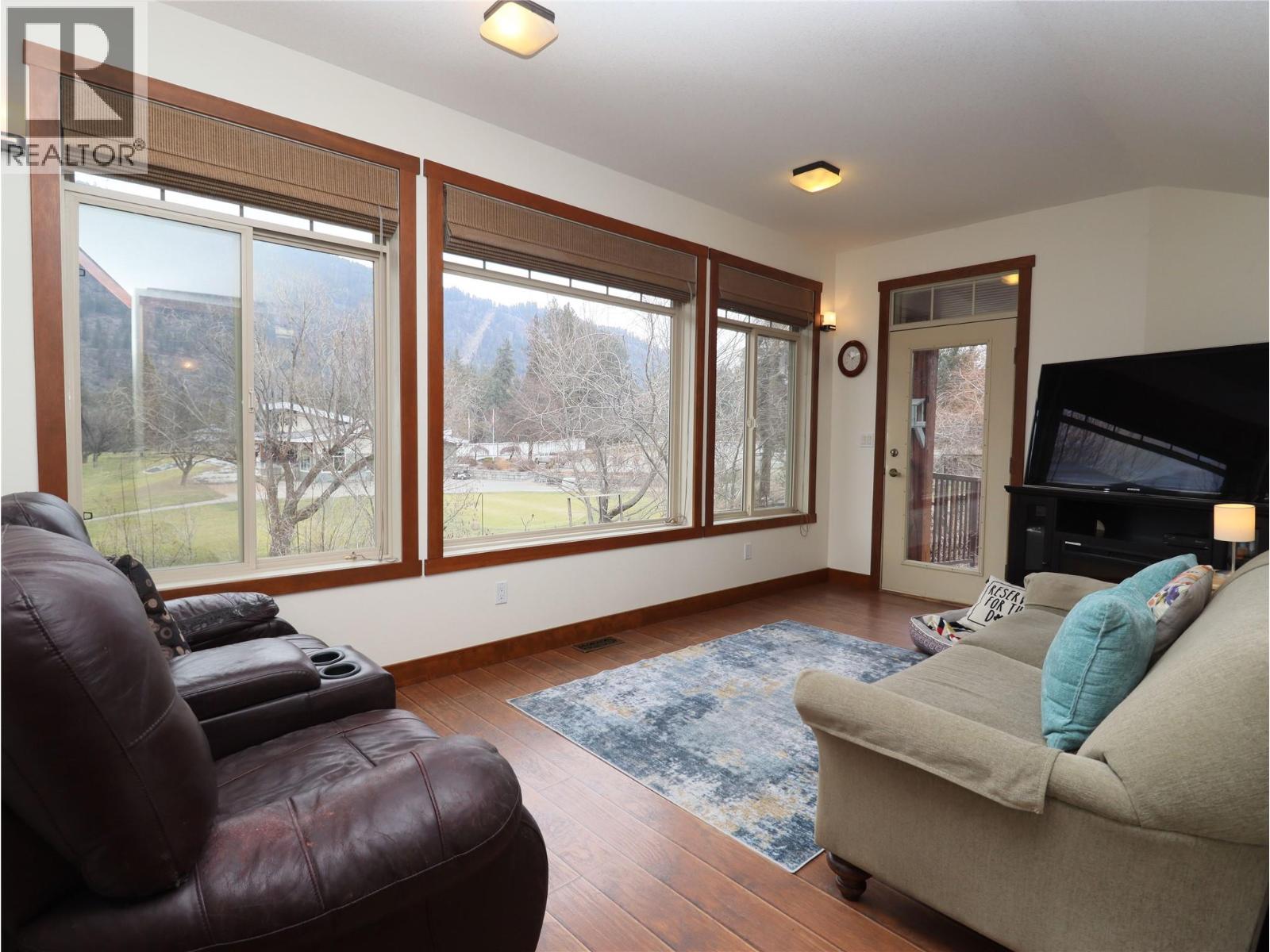 250 1st Avenue, Christina Lake, British Columbia  V0H 1E0 - Photo 40 - 10374373