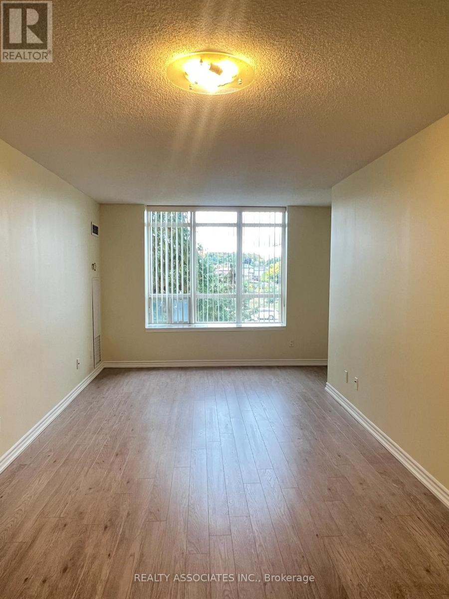 303 - 130 Pond Drive, Markham, Ontario  L3T 7W5 - Photo 15 - N12744166