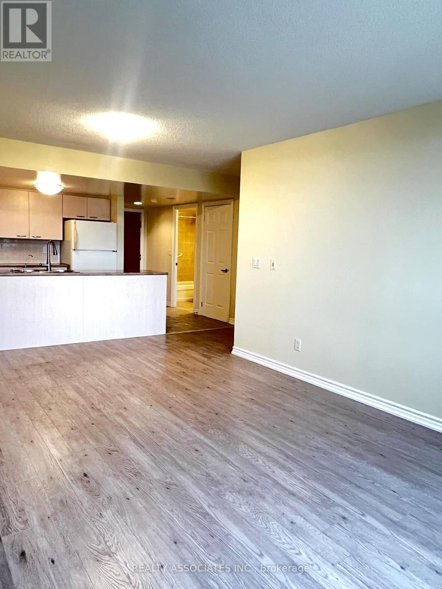 303 - 130 Pond Drive, Markham, Ontario  L3T 7W5 - Photo 16 - N12744166