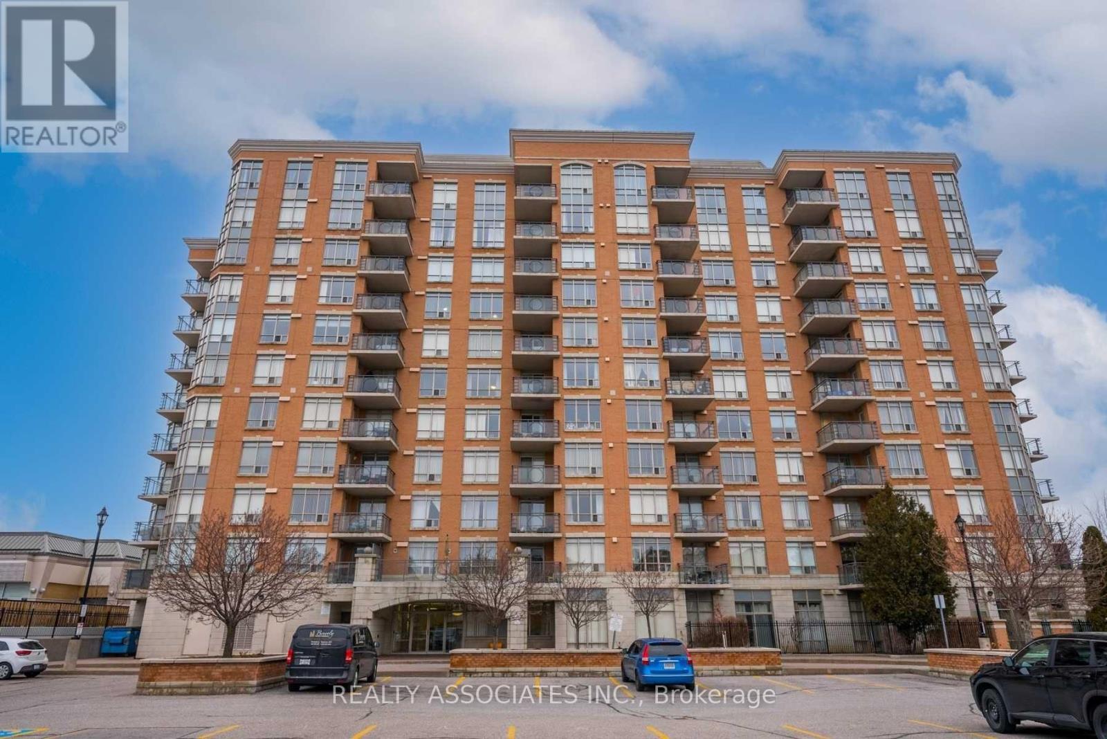 303 - 130 Pond Drive, Markham, Ontario  L3T 7W5 - Photo 2 - N12744166
