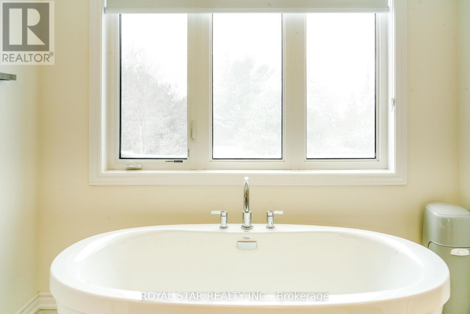 144 Rosanne Circle, Wasaga Beach, Ontario  L9Z 0N1 - Photo 18 - S12744156