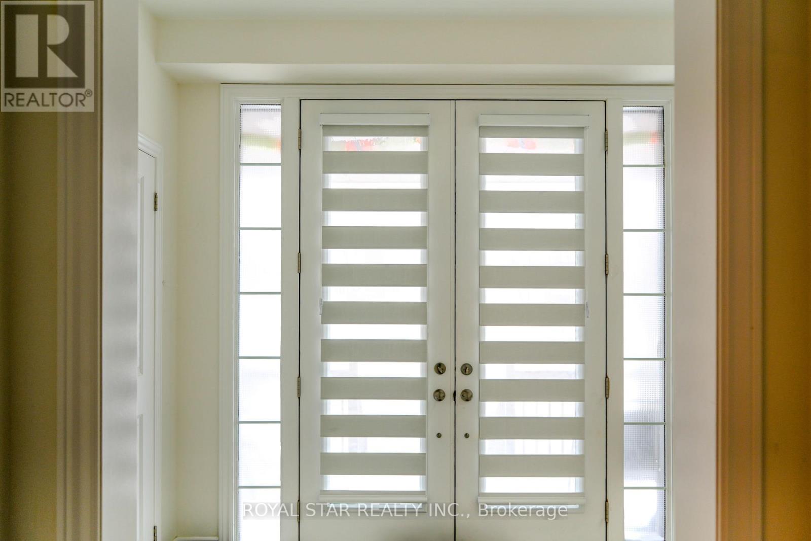 144 Rosanne Circle, Wasaga Beach, Ontario  L9Z 0N1 - Photo 3 - S12744156