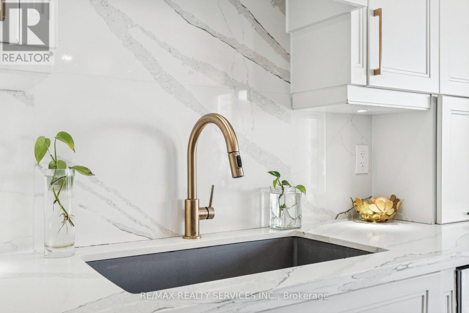 36 Lionhead Golf Club Road, Brampton, Ontario  L6Y 1P3 - Photo 18 - W12744162