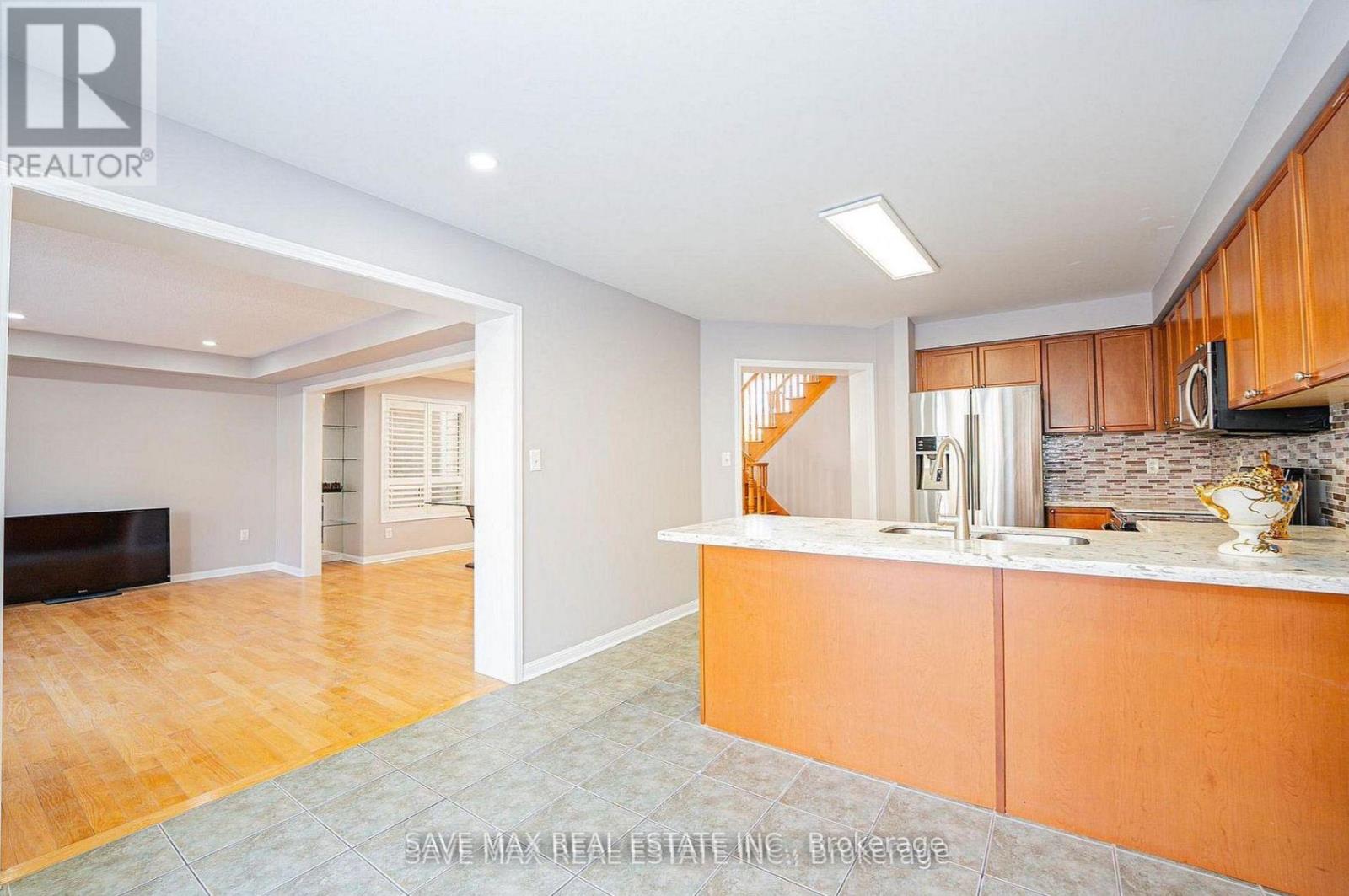 254 Fandango Drive, Brampton, Ontario  L6X 0M5 - Photo 11 - W12744168