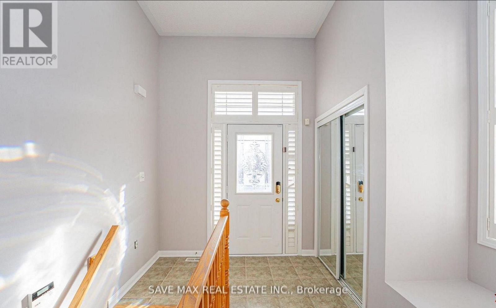 254 Fandango Drive, Brampton, Ontario  L6X 0M5 - Photo 3 - W12744168