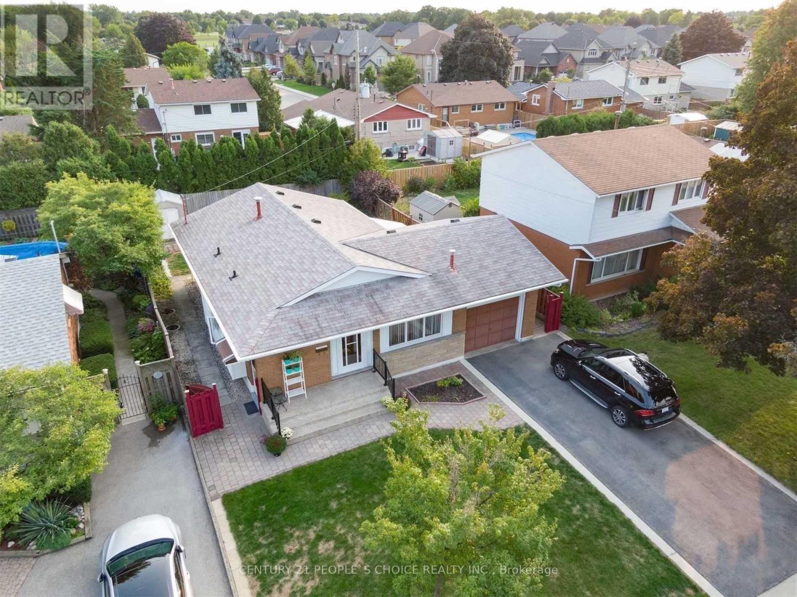 25 Darlington Drive, Hamilton, Ontario  L9C 2L8 - Photo 2 - X12744182