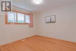 25 Darlington Drive, Hamilton, Ontario  L9C 2L8 - Photo 8 - X12744182