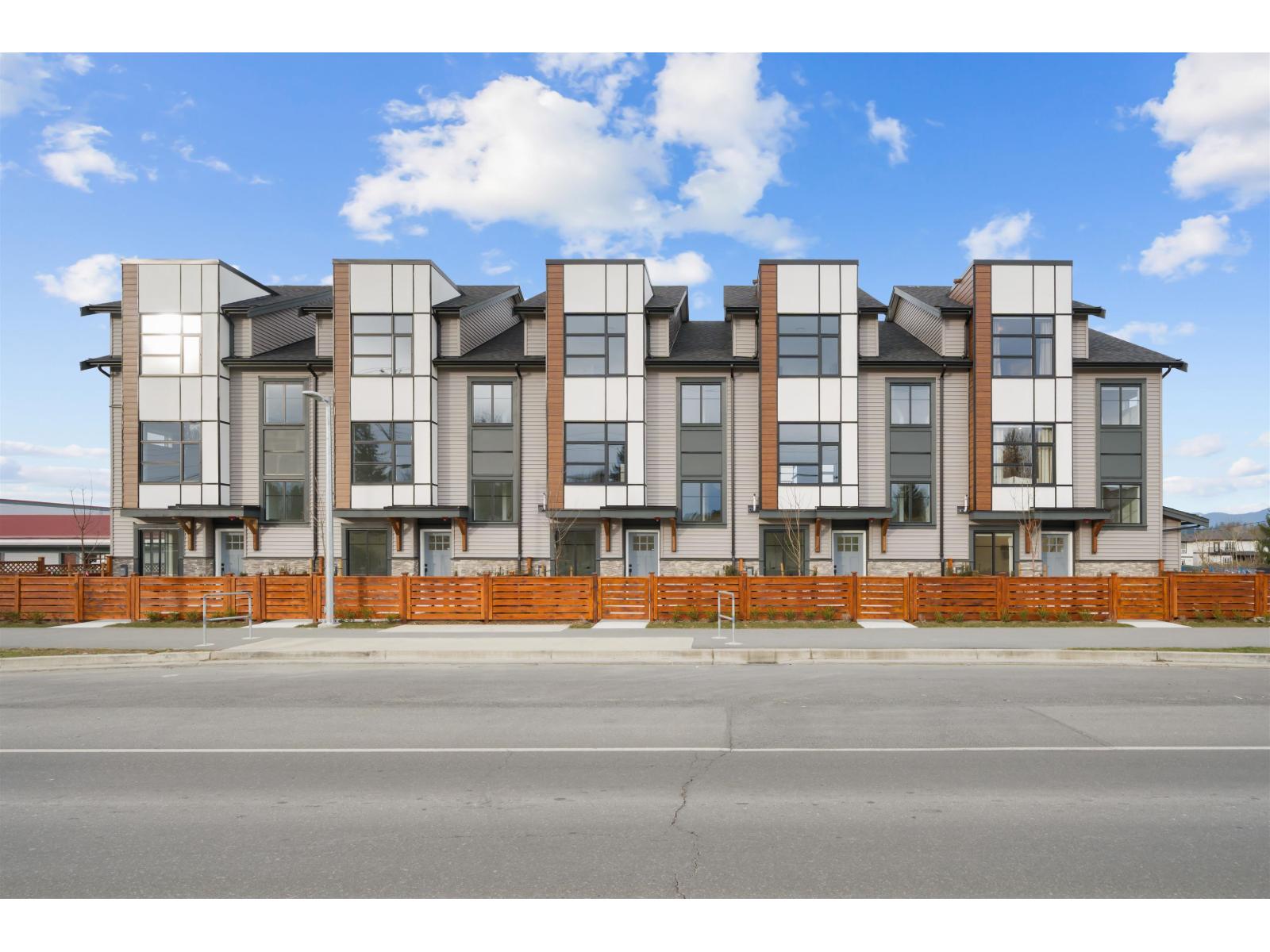 48 32929 Cherry Avenue, Mission, British Columbia  V2V 0H5 - Photo 2 - R3085004