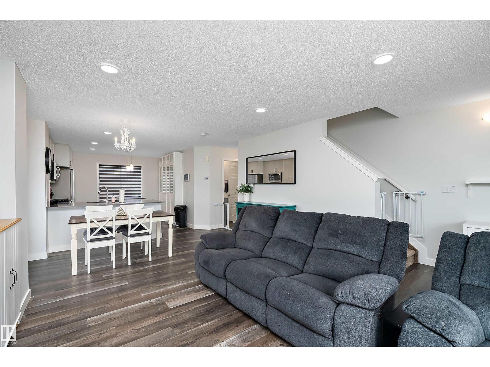 #1 3305 Orchards Li Sw, Edmonton, Alberta T6X 2H1 - Photo 2 - E4471685