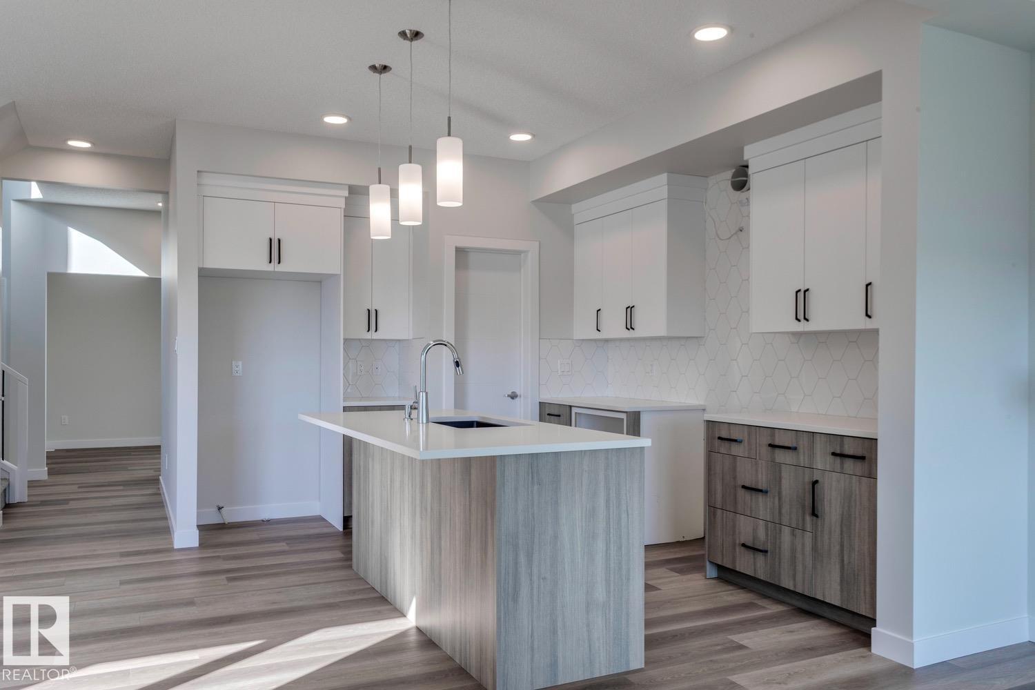 19007 20 Av Nw, Edmonton, Alberta  T6M 3E8 - Photo 10 - E4471688