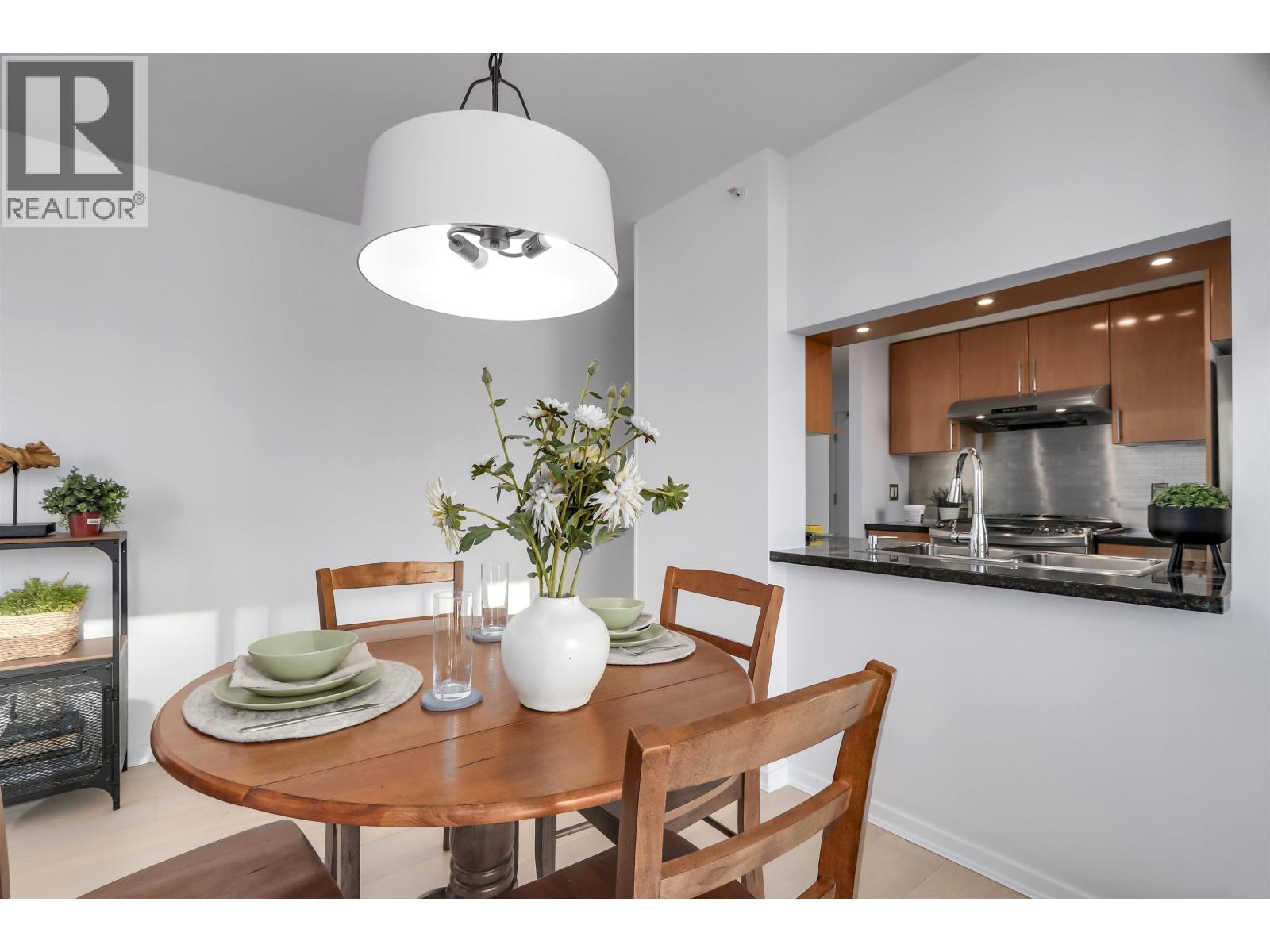 1807 1077 Marinaside Crescent, Vancouver, British Columbia  V6Z 2Z5 - Photo 13 - R3084742