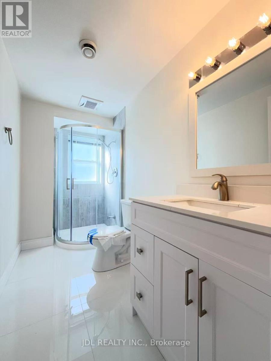 142 Armitage Drive, Newmarket, Ontario  L3Y 5L7 - Photo 8 - N12741502