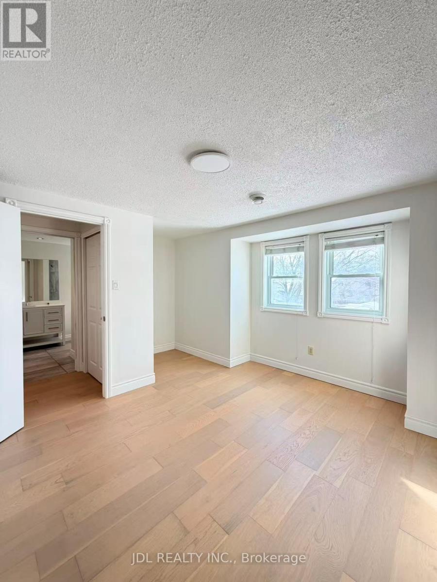 142 Armitage Drive, Newmarket, Ontario  L3Y 5L7 - Photo 10 - N12741502