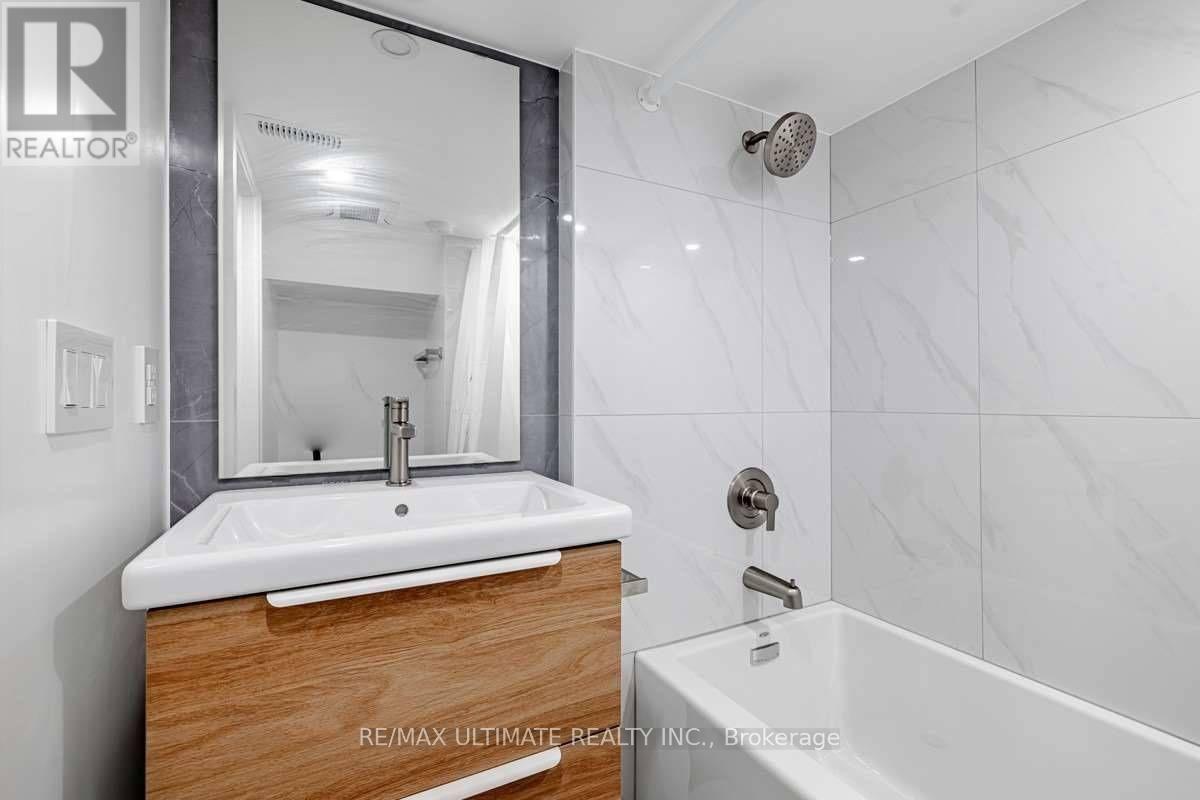 Lower - 45 Ianhall Road, Toronto, Ontario  M3M 2A9 - Photo 15 - W12743660