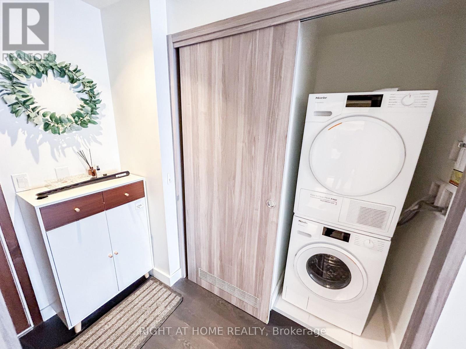 1703 - 85 Mcmahon Drive, Toronto, Ontario M2K 0H1 - Photo 5 - C12744210