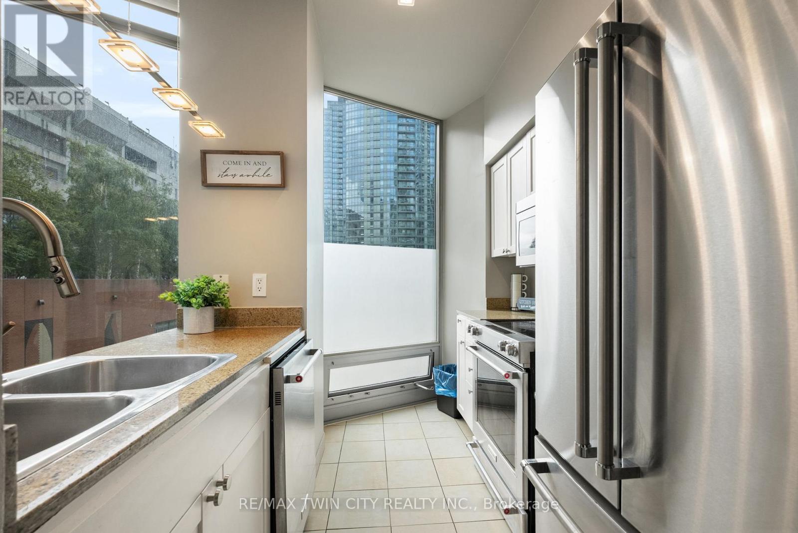 201 - 81 Navy Wharf Court, Toronto, Ontario M5V 3S2 - Photo 15 - C12744220