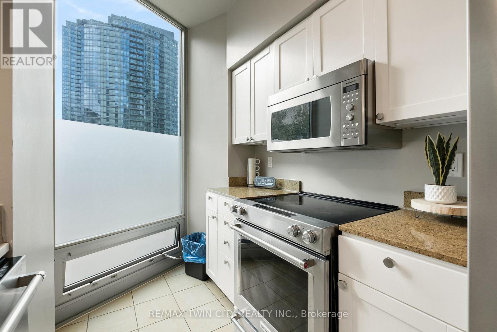 201 - 81 Navy Wharf Court, Toronto, Ontario M5V 3S2 - Photo 16 - C12744220