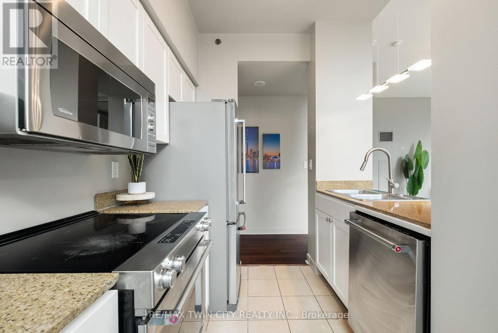 201 - 81 Navy Wharf Court, Toronto, Ontario M5V 3S2 - Photo 17 - C12744220