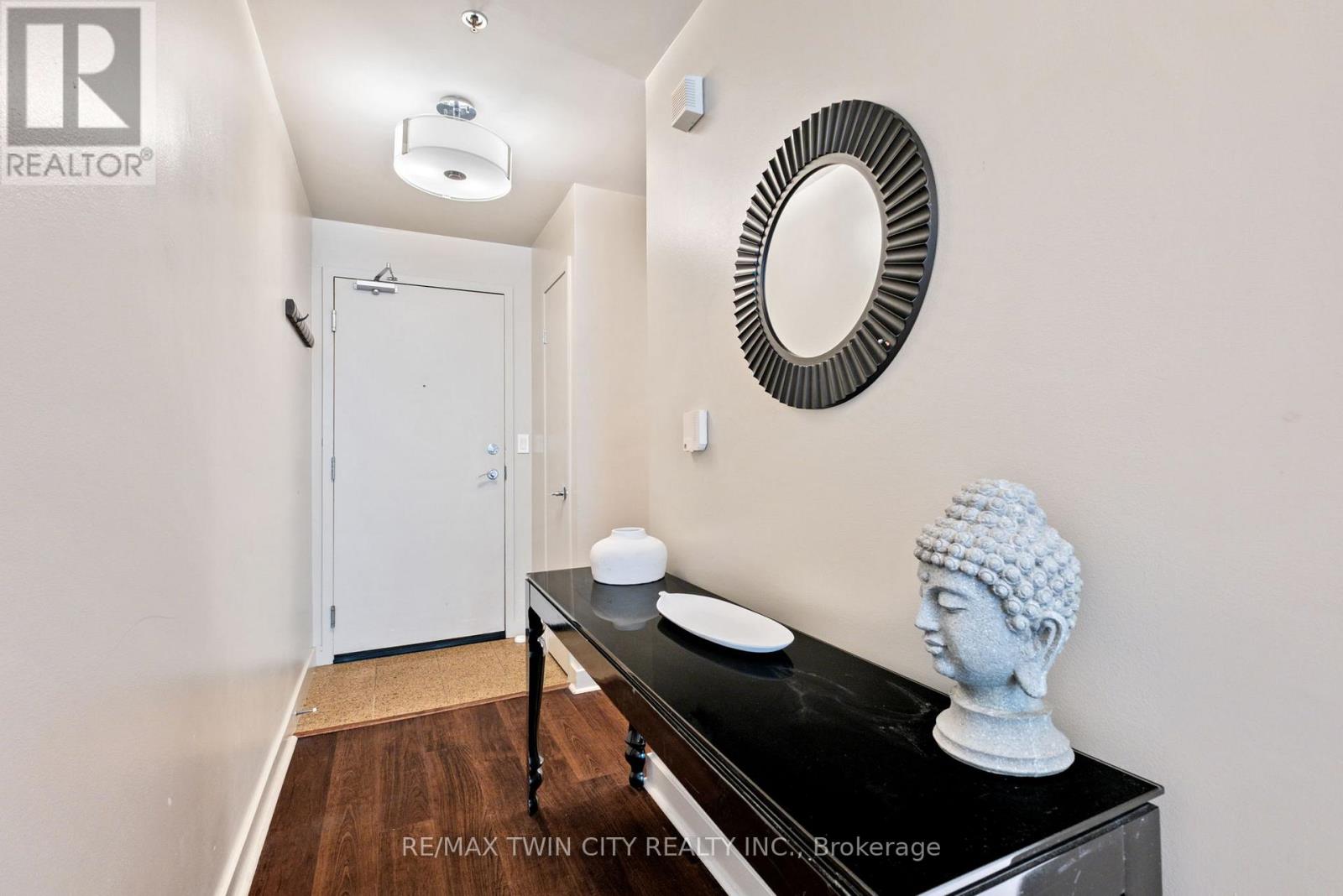 201 - 81 Navy Wharf Court, Toronto, Ontario M5V 3S2 - Photo 3 - C12744220