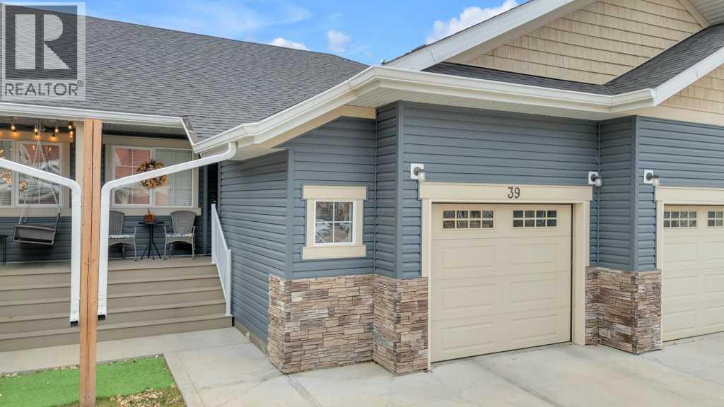 39 Golden Crescent, Red Deer, Alberta  T4P 2P9 - Photo 2 - A2278182