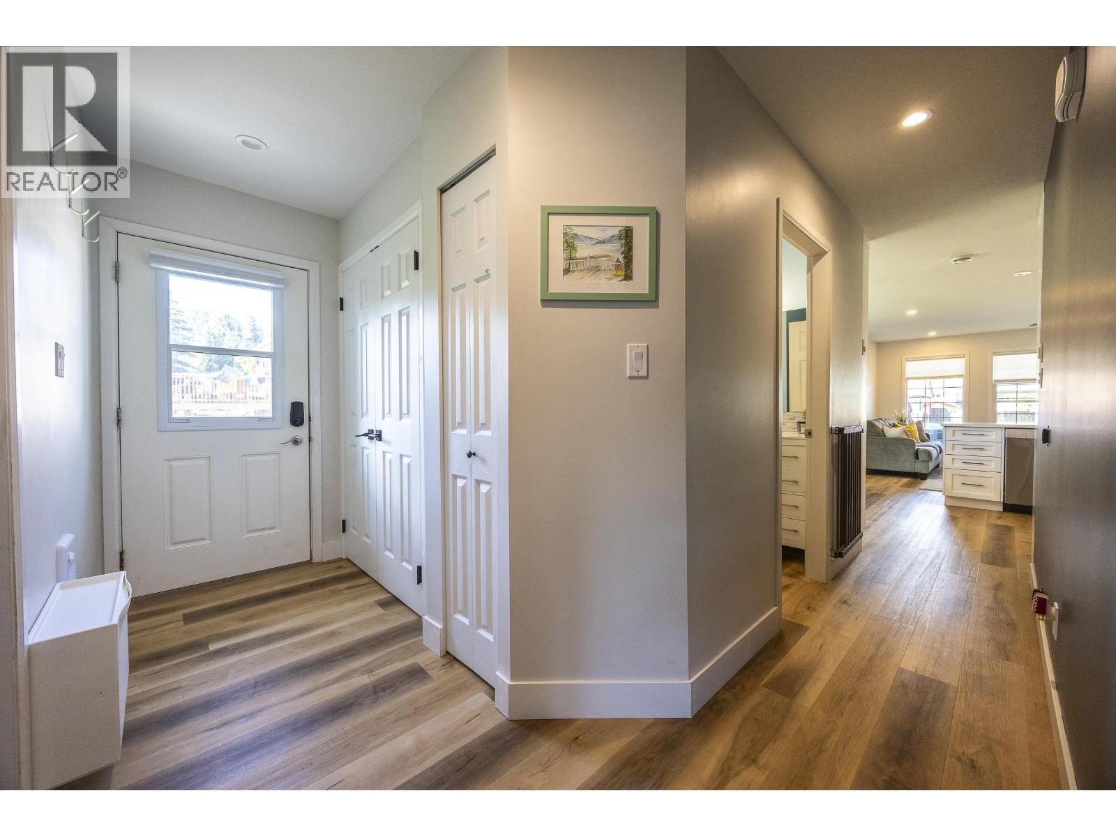 1 2218 EVERGREEN STREET Terrace Photo 12