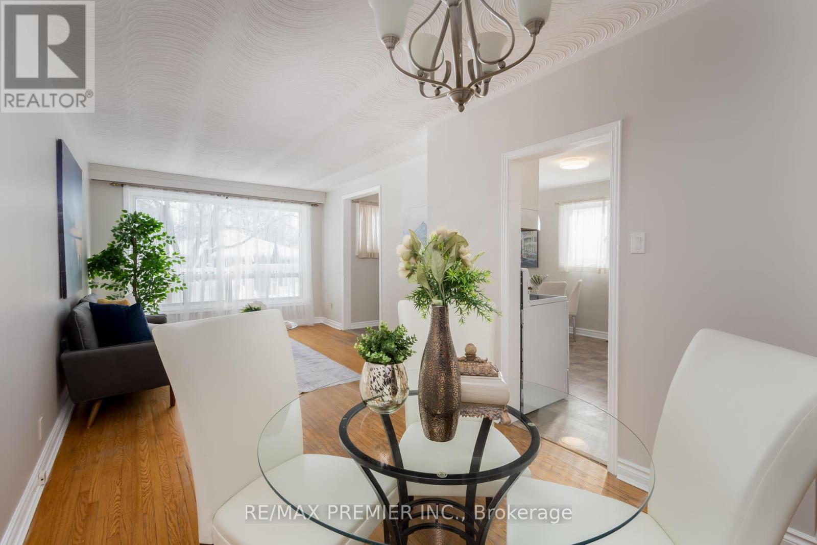 76 Harrison Drive, Newmarket, Ontario  L3Y 4P4 - Photo 18 - N12744256