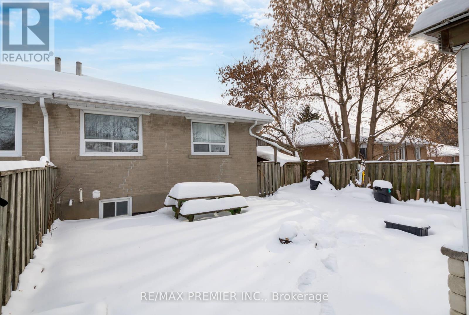 76 Harrison Drive, Newmarket, Ontario  L3Y 4P4 - Photo 38 - N12744256