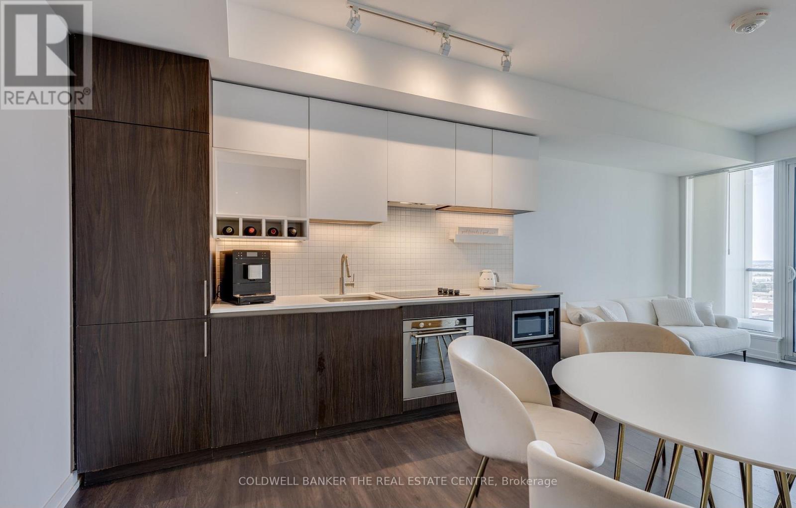 1711 - 5 Buttermill Avenue N, Vaughan, Ontario  L5W 1B6 - Photo 8 - N12744268