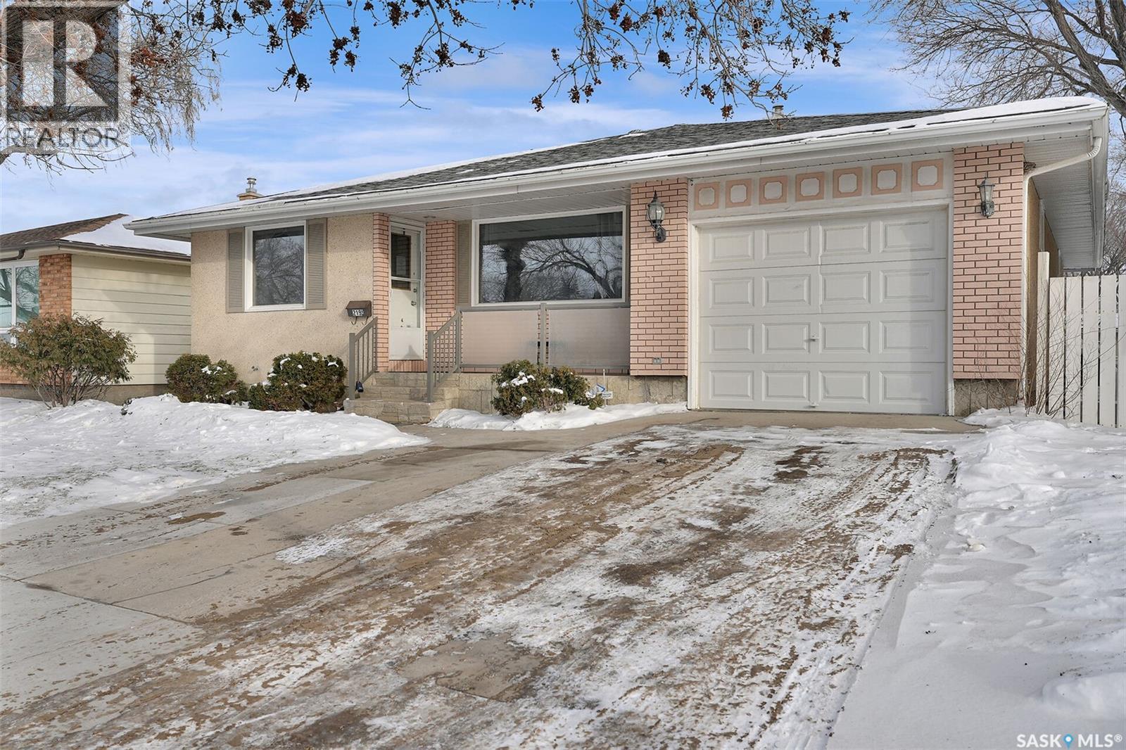 219 Mccarthy Boulevard N, Regina, Saskatchewan  S4R 5R5 - Photo 4 - SK027720