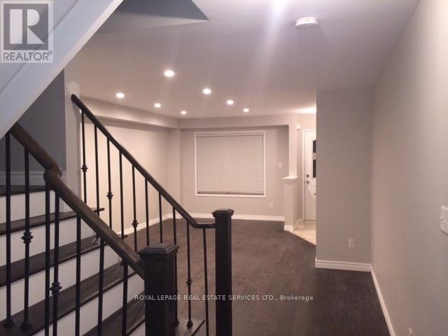 2464 Postmaster Drive, Oakville, Ontario  L6M 5A8 - Photo 2 - W12744222