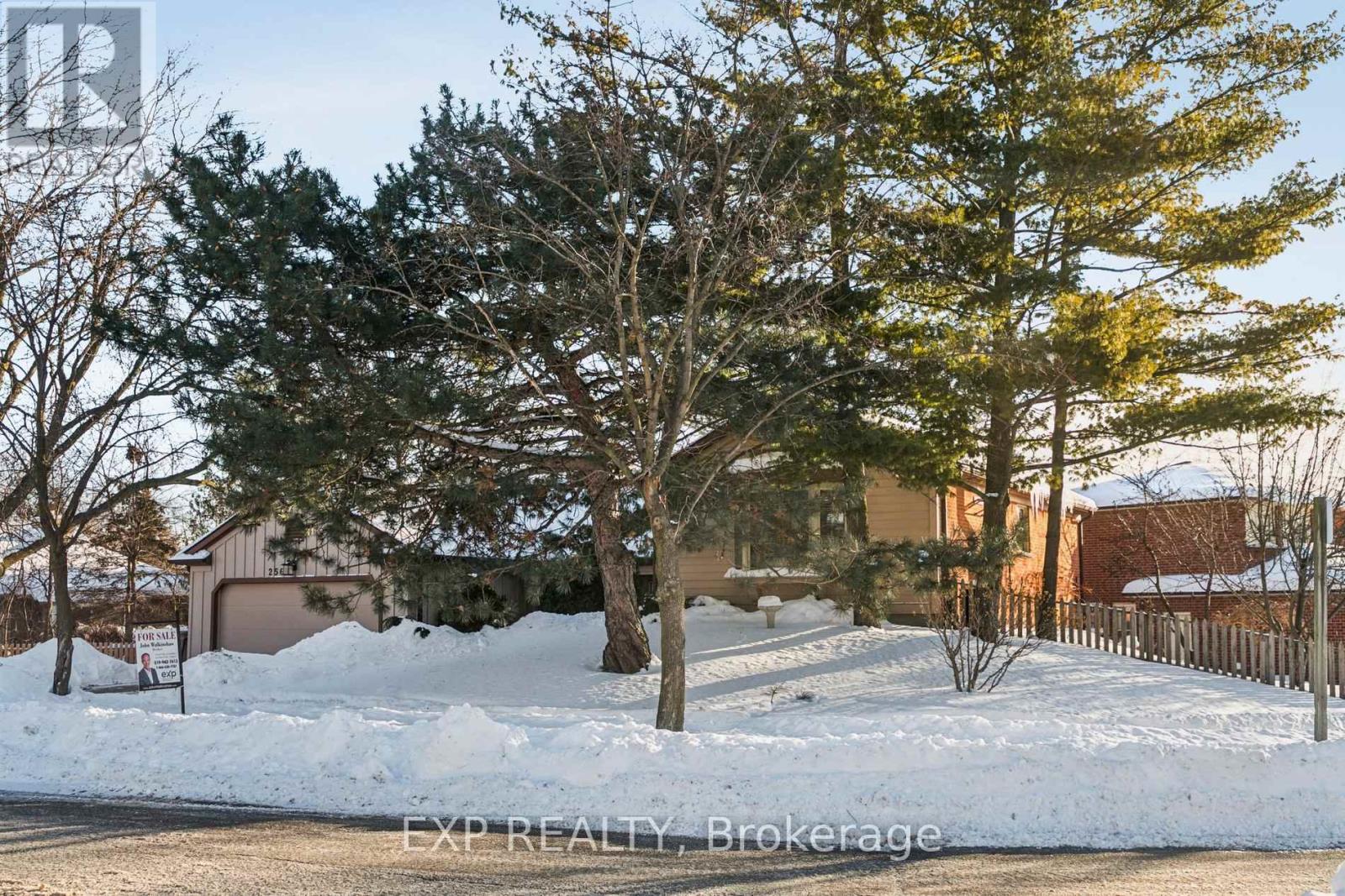 2565 Claymore Crescent, Mississauga, Ontario  L5C 3A2 - Photo 49 - W12744232