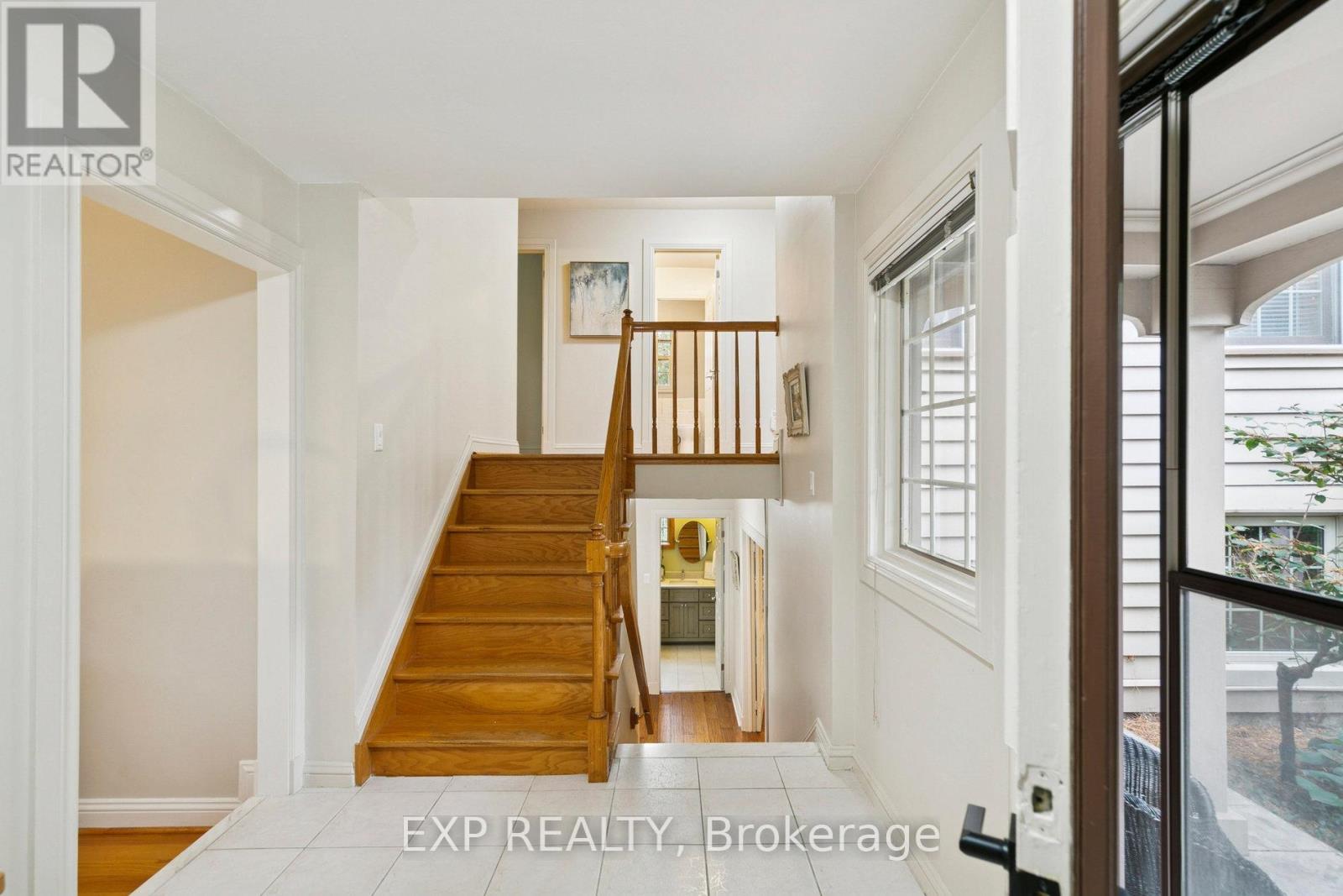 2565 Claymore Crescent, Mississauga, Ontario  L5C 3A2 - Photo 7 - W12744232