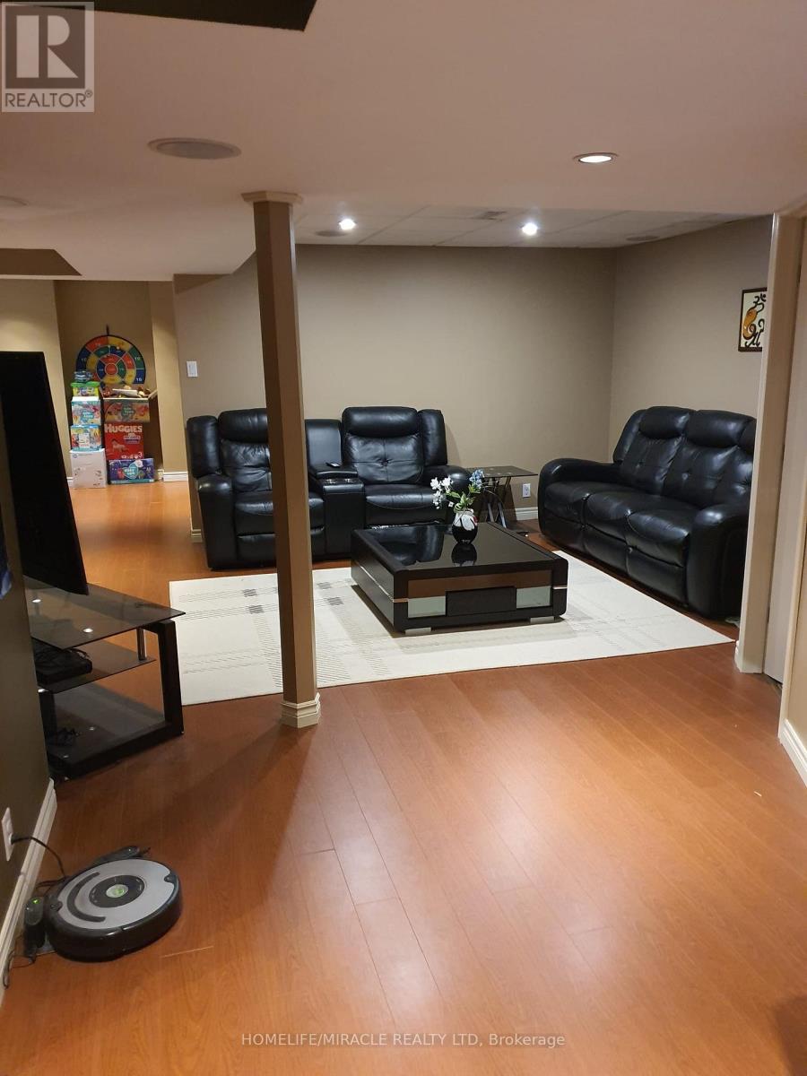 31 Summerdale Crescent, Brampton, Ontario  L6X 4V8 - Photo 10 - W12744254