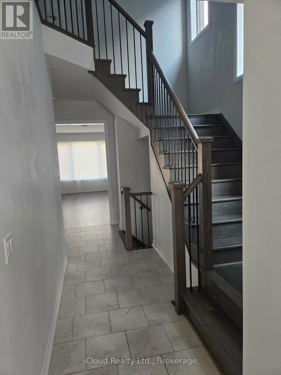 104 Silverwood Crescent, Woodstock, Ontario  N4T 0M5 - Photo 2 - X12744196