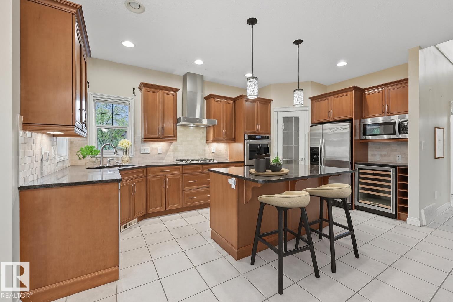 976 Hollingsworth Bn Nw, Edmonton, Alberta  T6R 3G7 - Photo 16 - E4471695