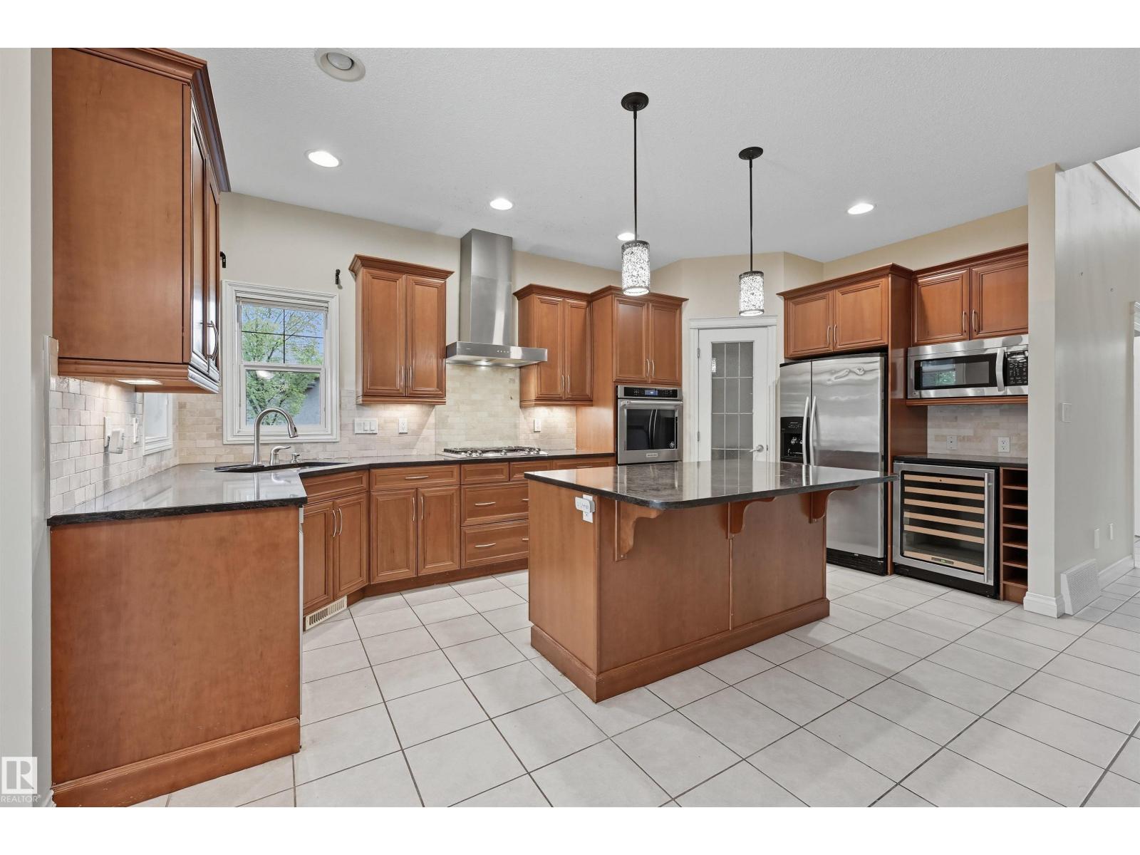 976 Hollingsworth Bn Nw, Edmonton, Alberta  T6R 3G7 - Photo 17 - E4471695