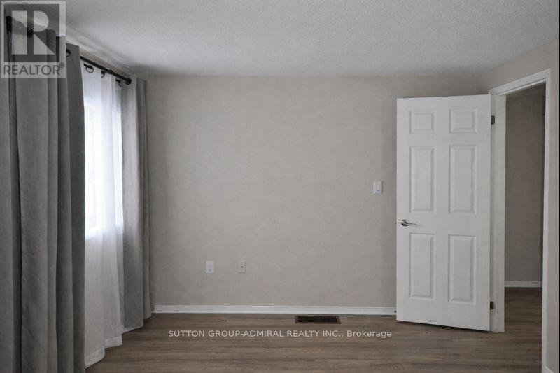 133 Columbia Road, Barrie (Holly), Ontario  L4N 8E3 - Photo 20 - S12693736